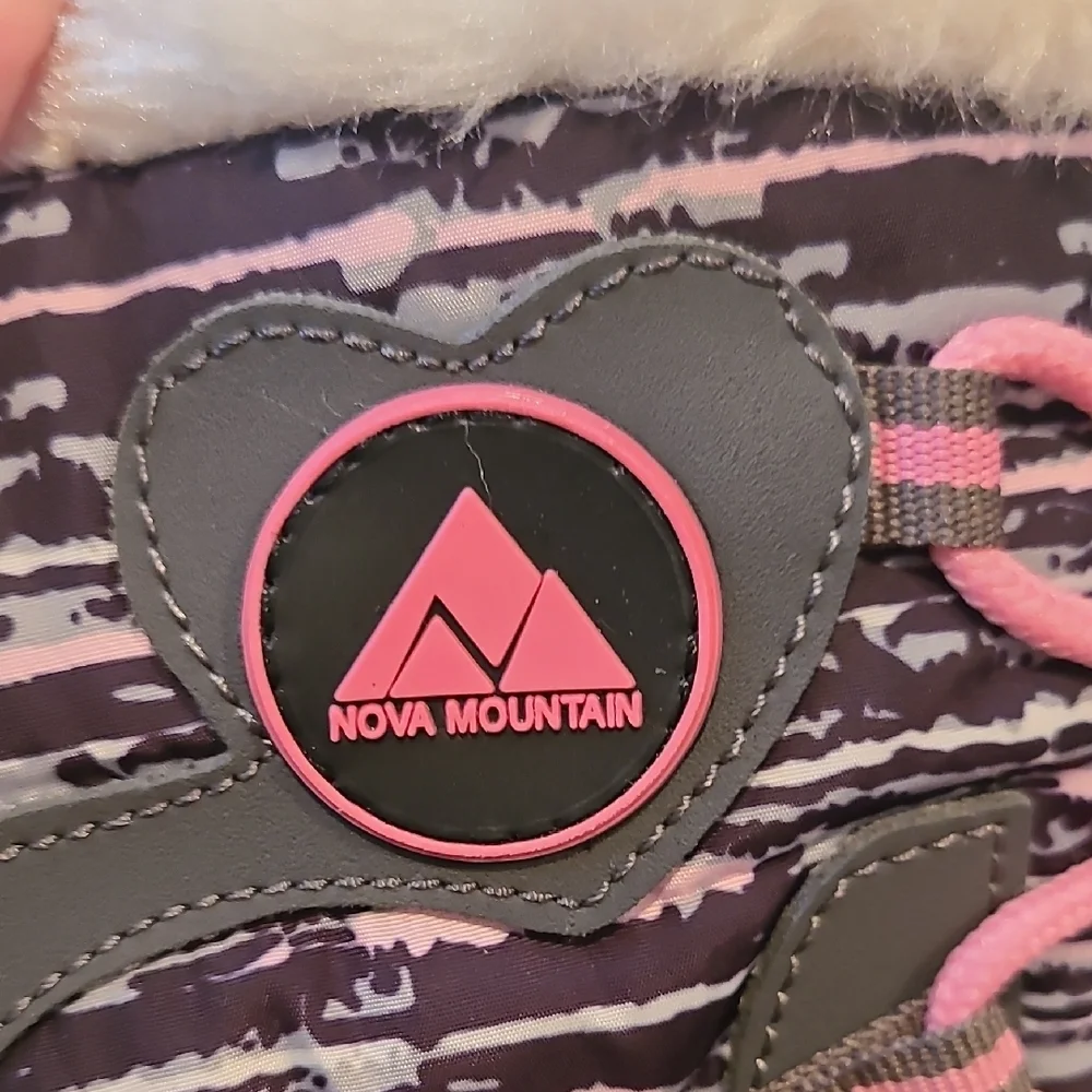 Nova Mountain Kids Snow Boots with Pink and Gray Pattern